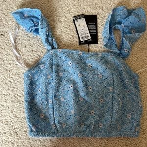 NWT Vero Moda Ruffle Blue Floral top